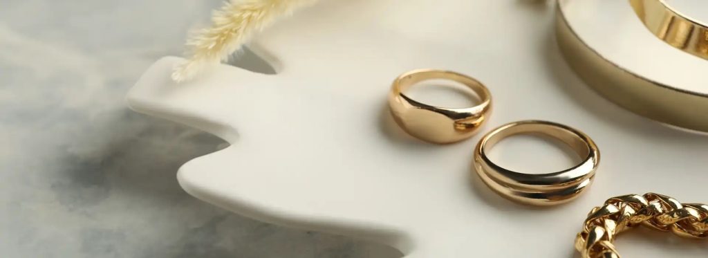 A Genuine Guide to Class Ring Styles and CZ Rings in the UK