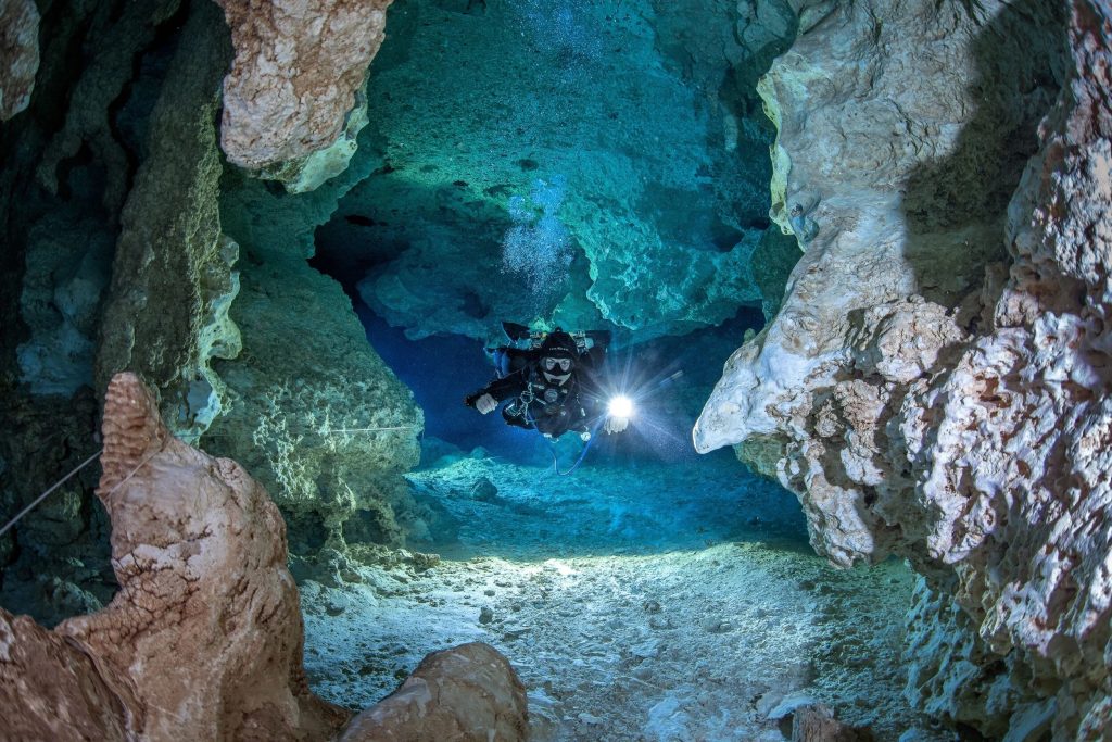 Exploring Subterranean Waters: A Guide for Adventurous Divers Exploring Subterranean Waters: A Guide for Adventurous Divers