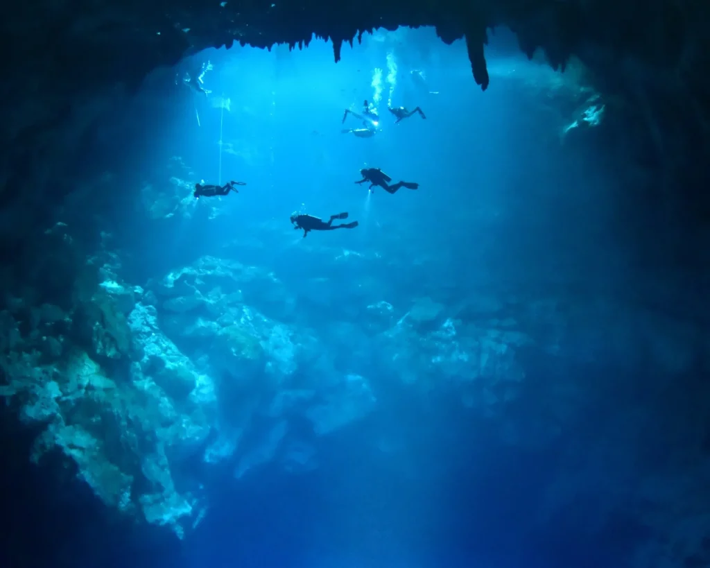 Explore Tulum’s Hidden Underwater Caves: A Diver’s Guide Explore Tulum’s Hidden Underwater Caves: A Diver’s Guide
