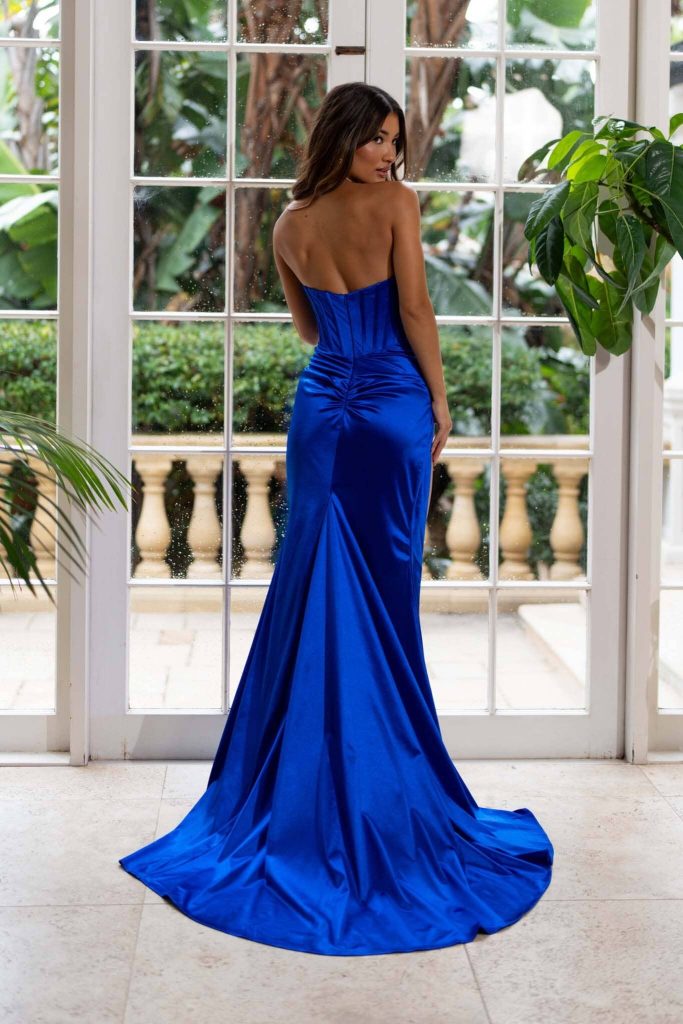 Elegant Sleeve Details for Your Dream Wedding Ensemble Elegant Sleeve Details for Your Dream Wedding Ensemble