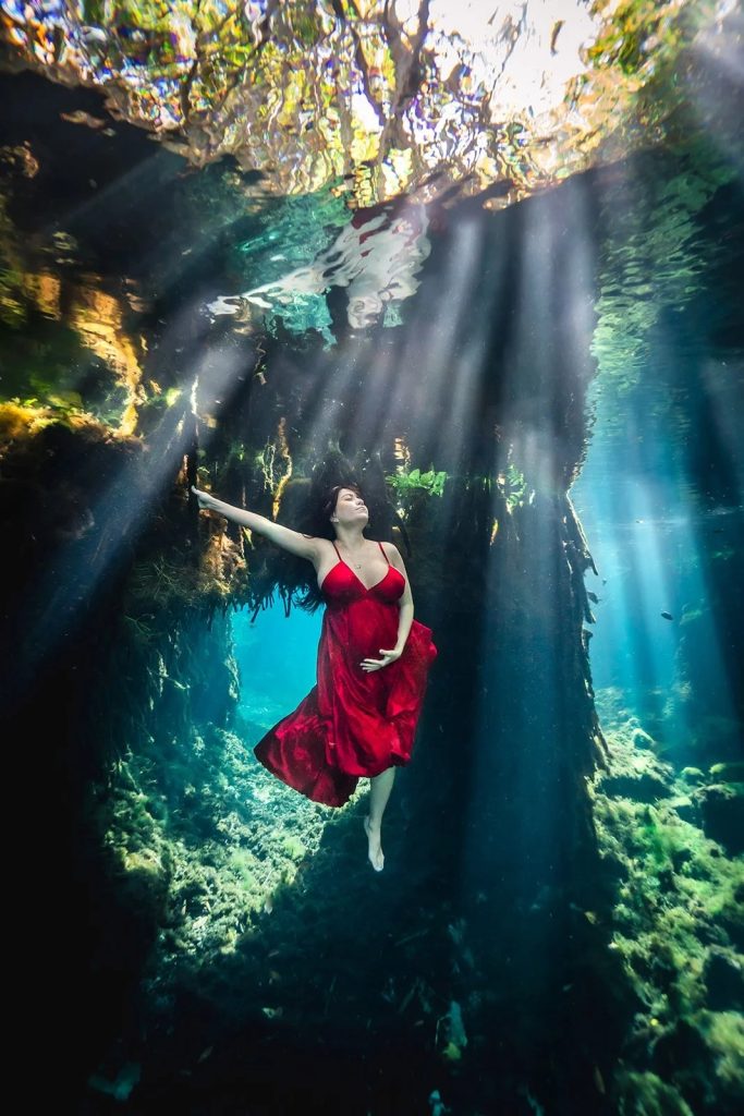 Underwater Beauty: Practical Tricks for Safe, Smudge-Free Makeup Underwater Beauty: Practical Tricks for Safe, Smudge-Free Makeup