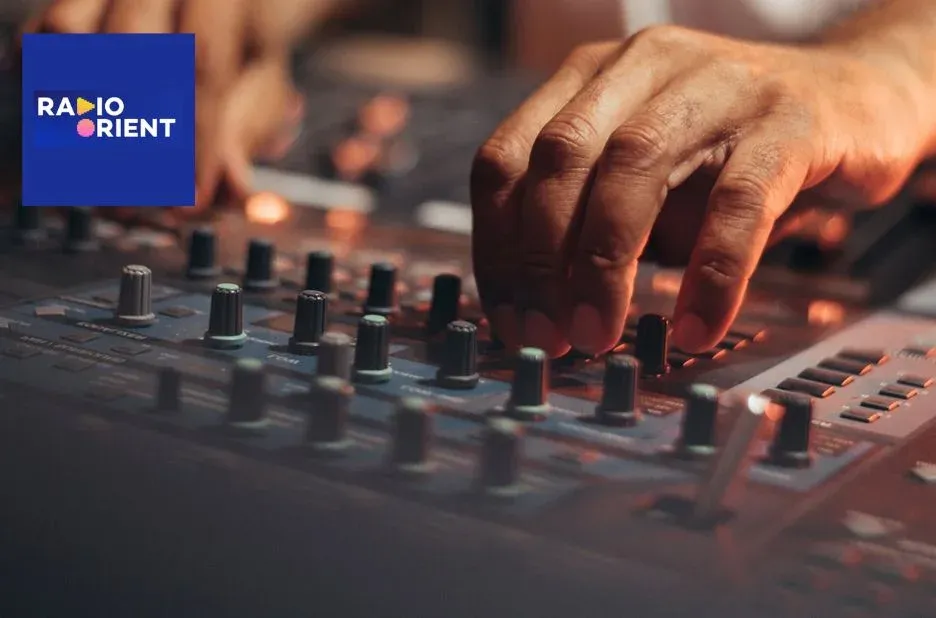 استمتع ببث مباشر مجاني لراديو أورينت مع أخبار عربية وبرامج حية على arabic.radioorient.com استمتع ببث مباشر مجاني لراديو أورينت مع أخبار عربية وبرامج حية على arabic.radioorient.com